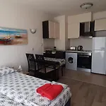 Apartment Turquoise 2 *